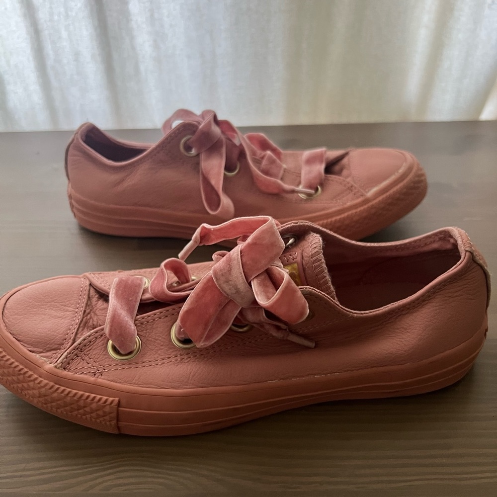 Converse Chuck Taylor All Star Rose Pink Leather Low Top Sneakers Velvet Lace 8